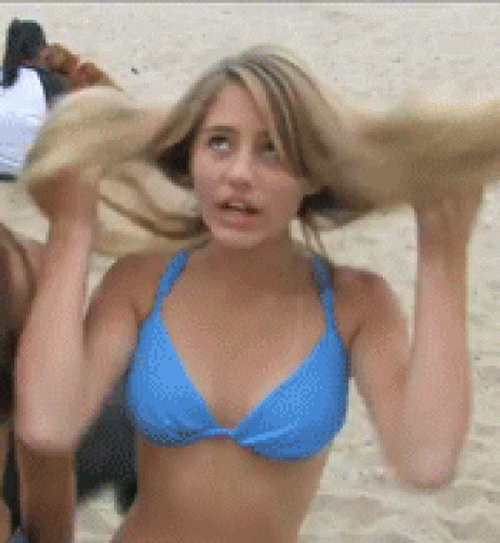 Lia Johnson hot bikini on beach - Gifyu