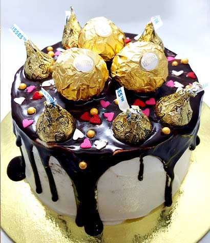 Ferrero--Kisses-Cake-410v.jpg