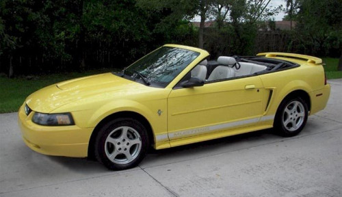 Ford-mustang-convertible-2003.jpg