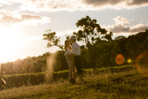 Jessica is a Western Downs and Toowoomba - based Photographer specialising in family, newborn & baby portraiture as well as engagements, weddings, event and media photography.

Visit us: http://www.jessicacourtnie.com.au/