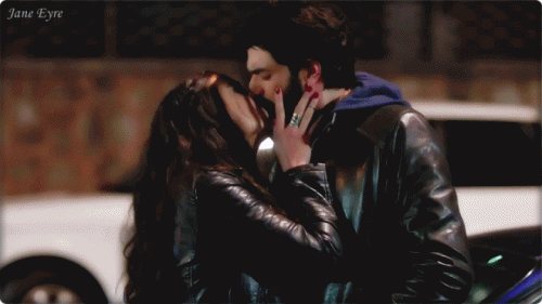 KPA10kiss2.gif