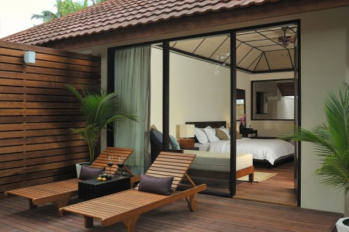 LilyBeach_BeachVilla_ExteriorView_CrownToursMaldives.jpg