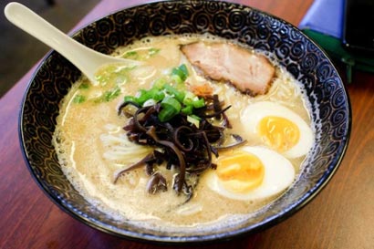 Myojo-Charamera-Tonkotsu-Ramen410w.jpg