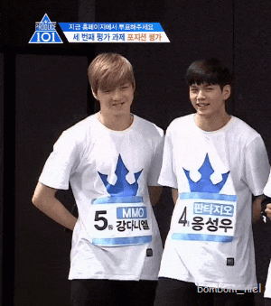 produce101s02-20170520-085210-002-resize.gif