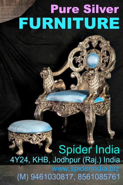 silversofasetwithfootstool-spiderindia.jpg