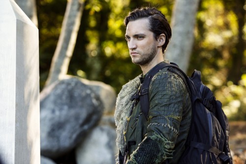 The 100 -- "A Lie Guarded" -- Image HU404b_0193-- Pictured: Richard Harmon as Murphy -- Credit: Bett