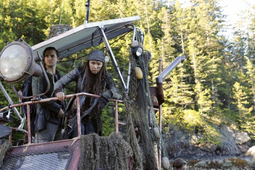 The 100 -- "A Lie Guarded" -- Image HU404b_0022 -- Pictured (L-R): Richard Harmon as Murphy and Luis